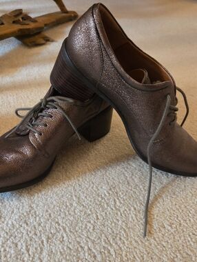 Sofft Metallic Taupe Lace-Up Block Heel Oxfords
